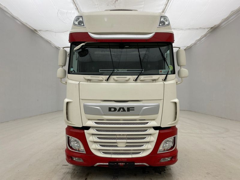 DAF XF105.530 Super Space Cab - Tractor head: gambar 2 DAF XF105.530 Super Space Cab - Tractor head: gambar 2