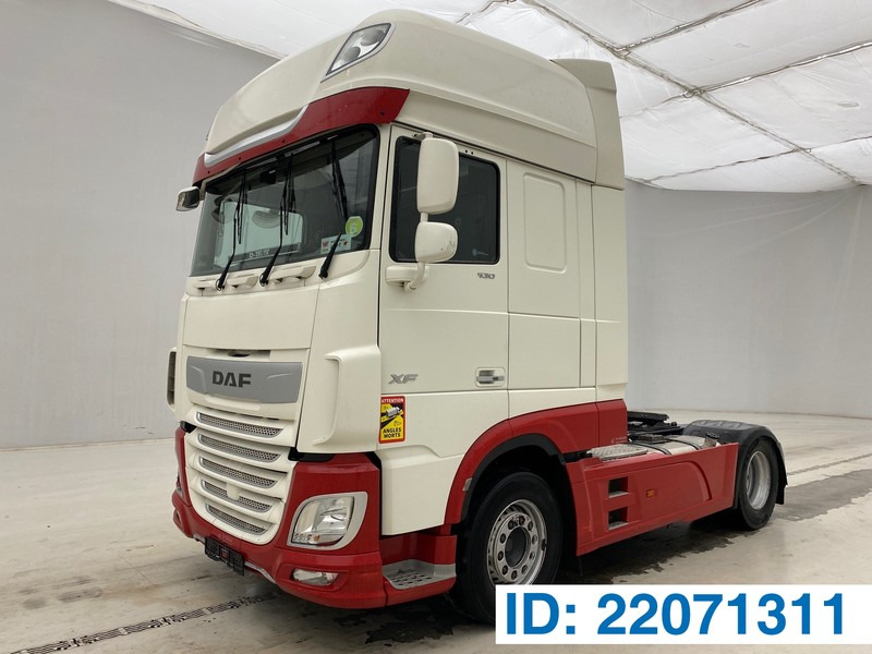 DAF XF105.530 Super Space Cab - Tractor head: gambar 1 DAF XF105.530 Super Space Cab - Tractor head: gambar 1