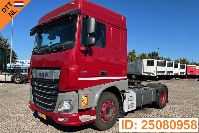 DAF XF106.440 Space Cab - Tractor head: gambar 1 DAF XF106.440 Space Cab - Tractor head: gambar 1