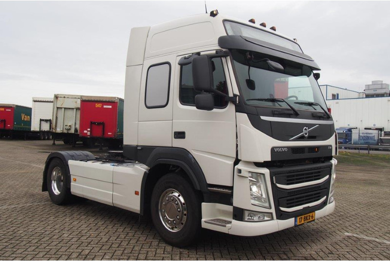 Volvo FM 410 Globetrotter - Tractor head: gambar 3 Volvo FM 410 Globetrotter - Tractor head: gambar 3