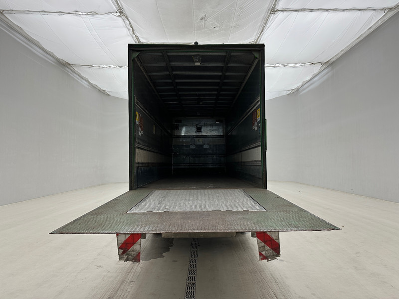 Volvo FE 300 - 6x2 - Truk box: gambar 4 Volvo FE 300 - 6x2 - Truk box: gambar 4