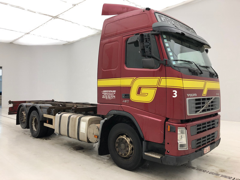Volvo FH12.420 Globetrotter - Truk sasis: gambar 3 Volvo FH12.420 Globetrotter - Truk sasis: gambar 3
