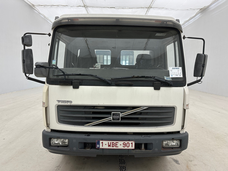 Volvo FL 180 - Truk jungkit: gambar 2 Volvo FL 180 - Truk jungkit: gambar 2