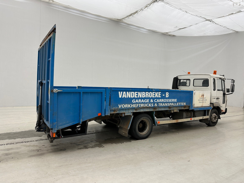 Volvo FL 180 - Truk jungkit: gambar 4 Volvo FL 180 - Truk jungkit: gambar 4