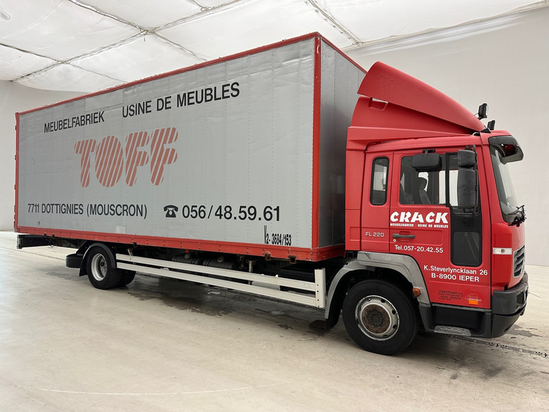 Volvo FL 220 - Truk box: gambar 3 Volvo FL 220 - Truk box: gambar 3