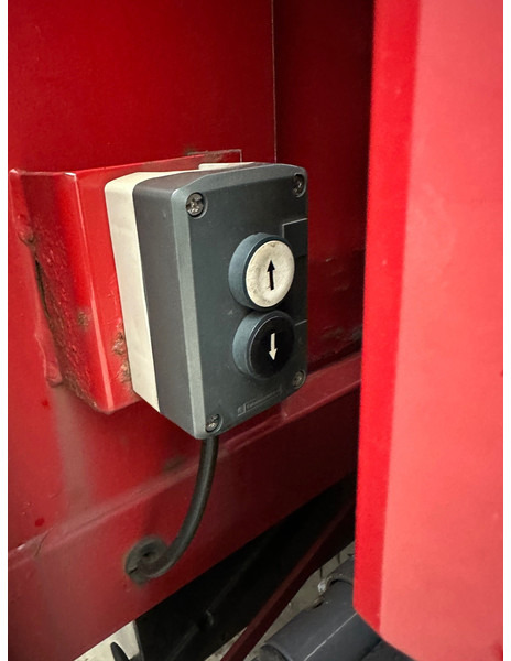 Volvo FL 220 - Truk dengan terpal samping: gambar 5 Volvo FL 220 - Truk dengan terpal samping: gambar 5