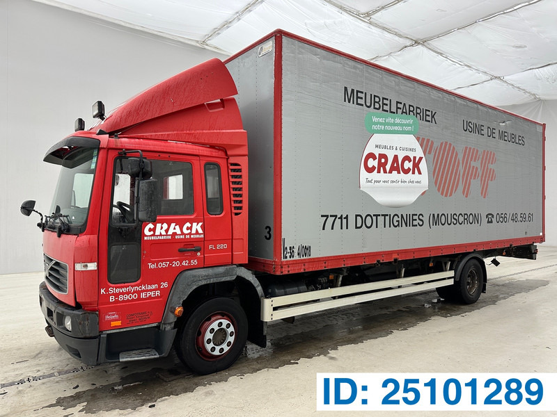 Volvo FL 220 - Pengangkut kontainer/ Container truck: gambar 1 Volvo FL 220 - Pengangkut kontainer/ Container truck: gambar 1