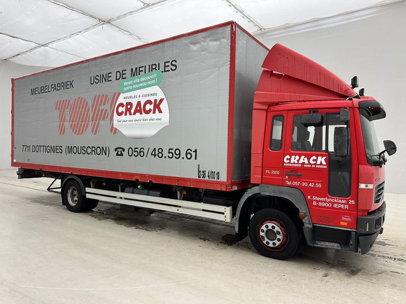 Volvo FL 220 - Pengangkut kontainer/ Container truck: gambar 3 Volvo FL 220 - Pengangkut kontainer/ Container truck: gambar 3