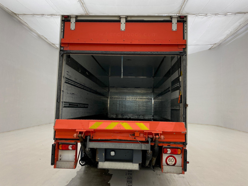 Volvo FL 240 - Truk box: gambar 4 Volvo FL 240 - Truk box: gambar 4