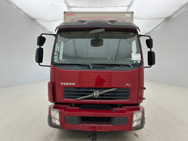 Volvo FL 240* - Truk box: gambar 2 Volvo FL 240* - Truk box: gambar 2