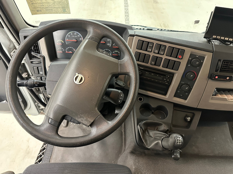 Truk box Volvo FL 290: gambar 12