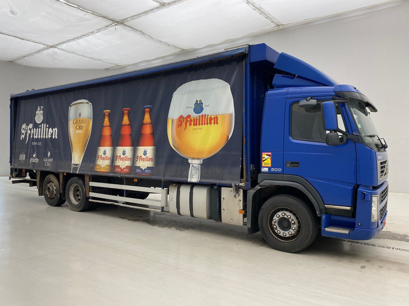 Volvo FM 300 - 6x2 - Truk dengan terpal samping: gambar 3 Volvo FM 300 - 6x2 - Truk dengan terpal samping: gambar 3