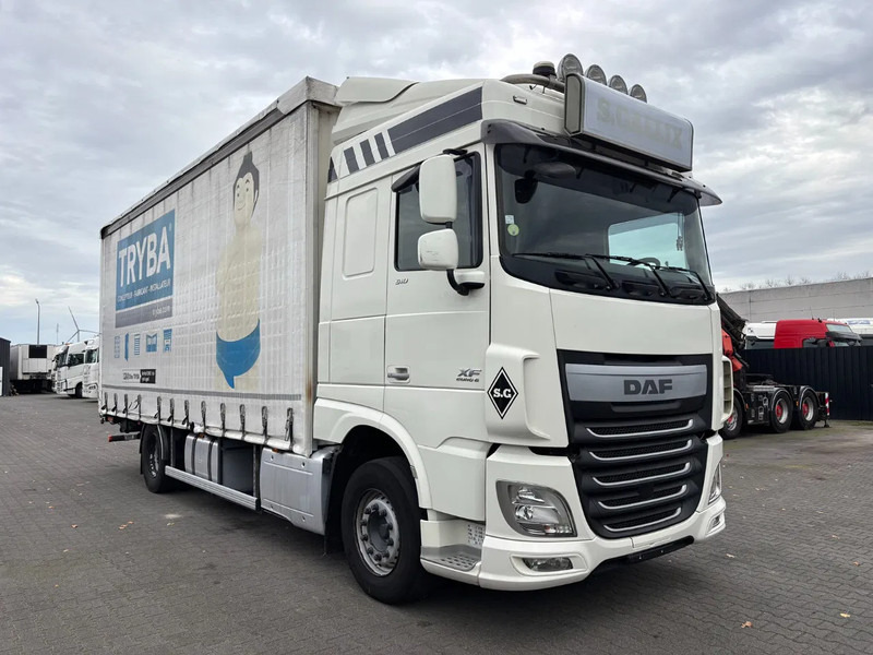 DAF XF 510 Spacecab Euro 6 Retarder - Truk dengan terpal samping: gambar 2 DAF XF 510 Spacecab Euro 6 Retarder - Truk dengan terpal samping: gambar 2
