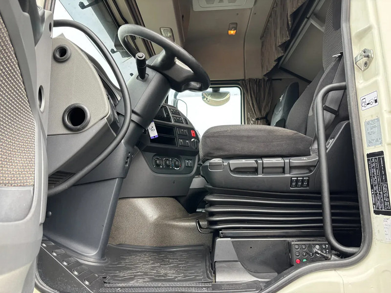 DAF XF 510 Spacecab Euro 6 Retarder - Truk dengan terpal samping: gambar 5 DAF XF 510 Spacecab Euro 6 Retarder - Truk dengan terpal samping: gambar 5