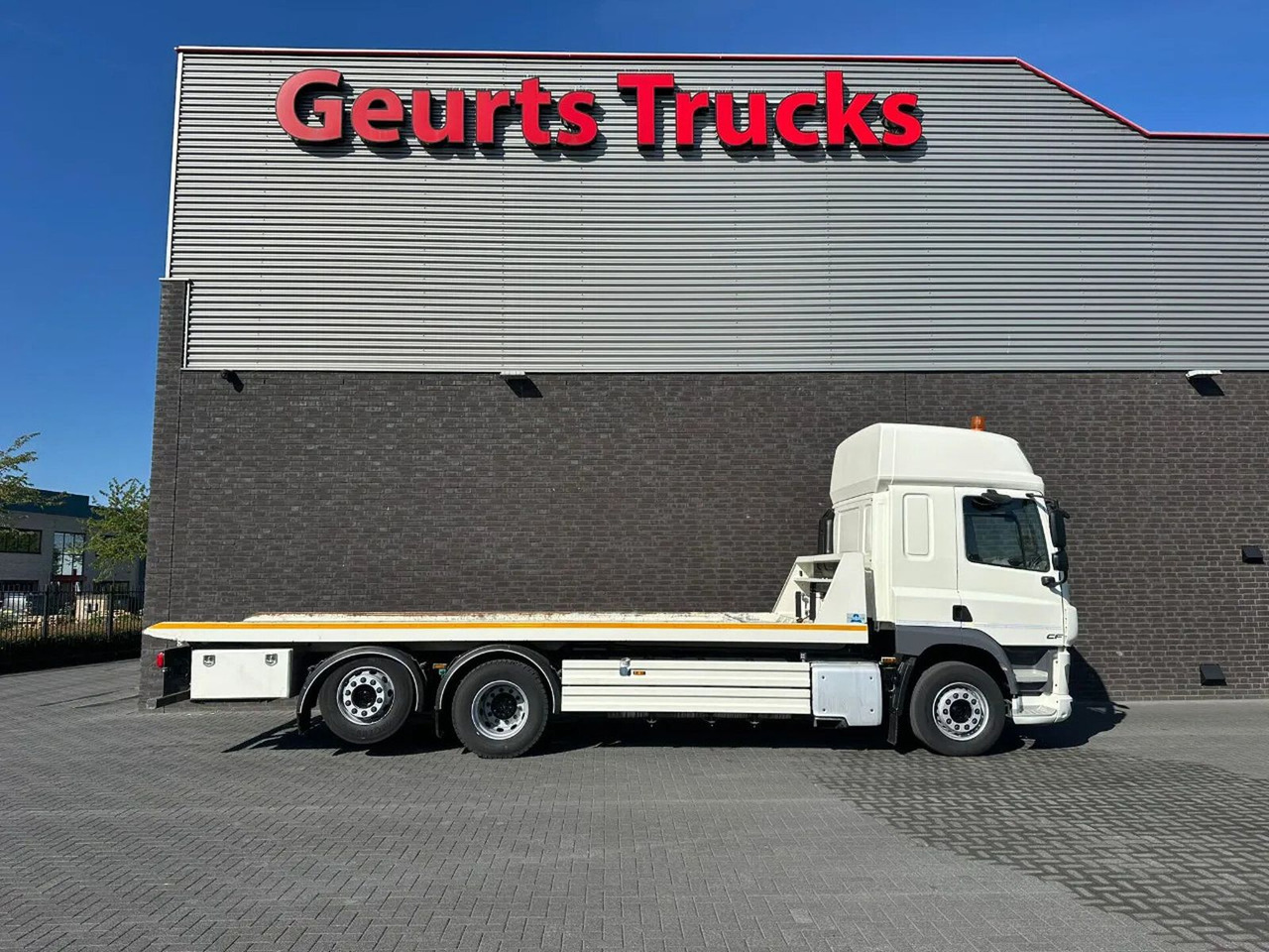 DAF CF 410 6X2 M4SN3 OPRIJWAGEN / MACHINE TRANSPORTE - Truk pengangkut mobil: gambar 4 DAF CF 410 6X2 M4SN3 OPRIJWAGEN / MACHINE TRANSPORTE - Truk pengangkut mobil: gambar 4