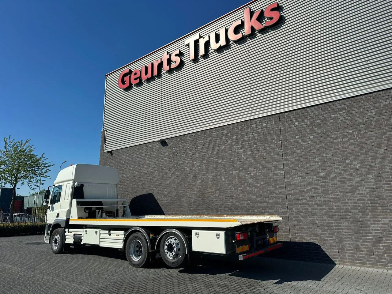 DAF CF 410 6X2 M4SN3 OPRIJWAGEN / MACHINE TRANSPORTE - Truk pengangkut mobil: gambar 3 DAF CF 410 6X2 M4SN3 OPRIJWAGEN / MACHINE TRANSPORTE - Truk pengangkut mobil: gambar 3