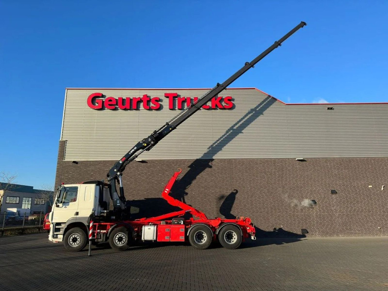DAF CF 530 8X4 + HIAB HAAKARM + HIAB 262 EP-5 KRAAN/ - Hook lift: gambar 5 DAF CF 530 8X4 + HIAB HAAKARM + HIAB 262 EP-5 KRAAN/ - Hook lift: gambar 5