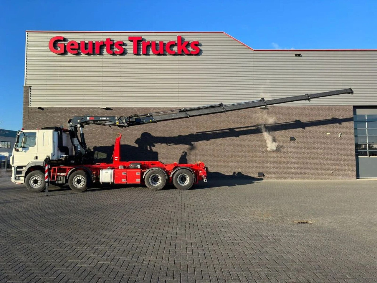 DAF CF 530 8X4 + HIAB HAAKARM + HIAB 262 EP-5 KRAAN/ - Hook lift: gambar 4 DAF CF 530 8X4 + HIAB HAAKARM + HIAB 262 EP-5 KRAAN/ - Hook lift: gambar 4