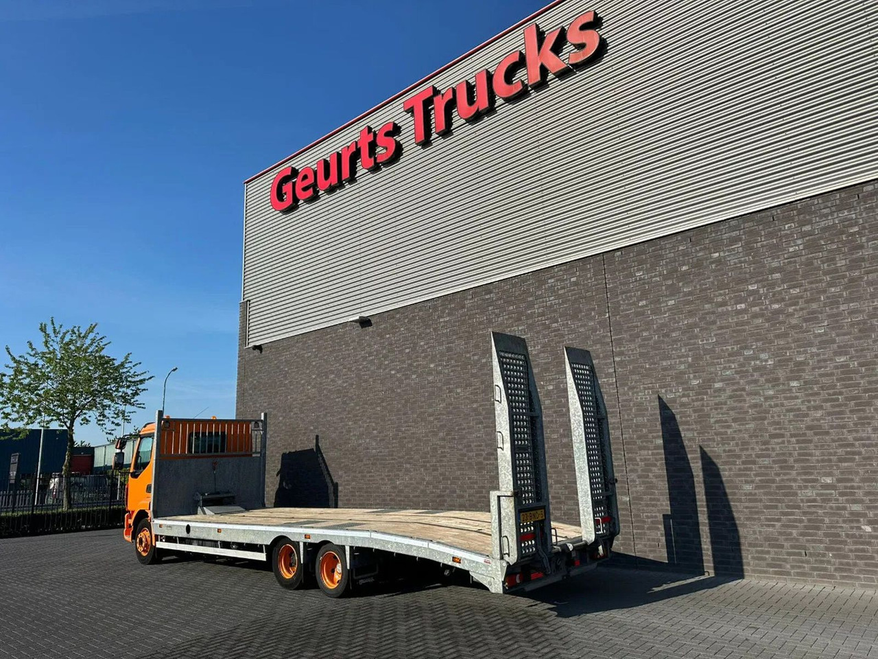 DAF LF OPRIJ 23-82 V OPRIJWAGEN / MACHINE TRANSPORTE - Truk pengangkut mobil: gambar 3 DAF LF OPRIJ 23-82 V OPRIJWAGEN / MACHINE TRANSPORTE - Truk pengangkut mobil: gambar 3
