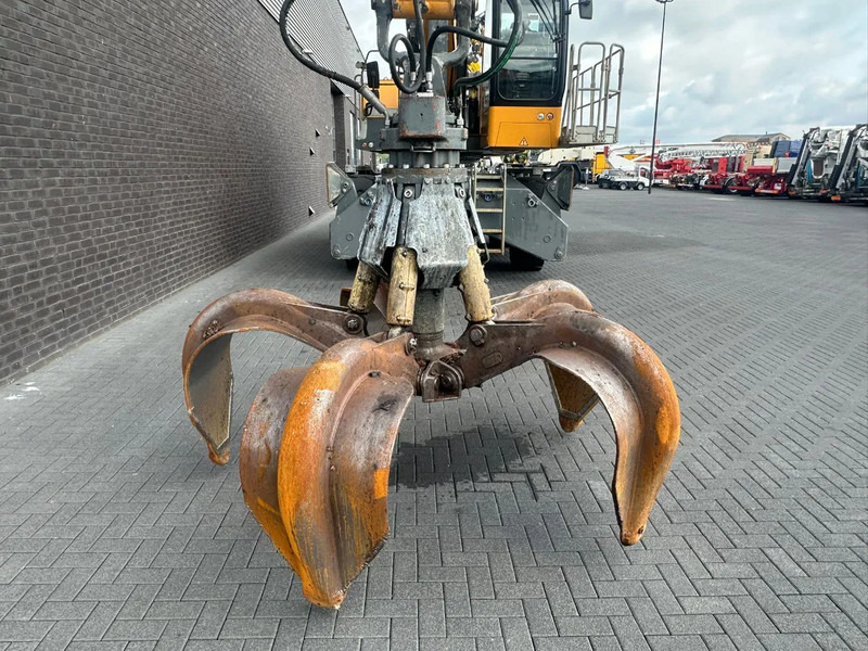 Mesin pengisi Liebherr LH 60 M LITRONIC INDUSTRY MATERIAL HANDLER/ UMSCHLAGBAGGER/ OVERSLAGKRAAN: gambar 20 Mesin pengisi Liebherr LH 60 M LITRONIC INDUSTRY MATERIAL HANDLER/ UMSCHLAGBAGGER/ OVERSLAGKRAAN: gambar 20