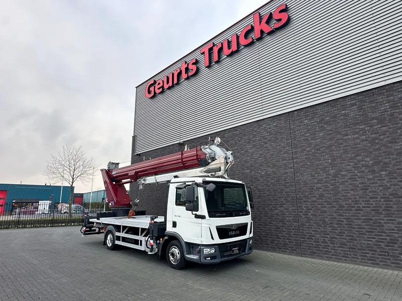 MAN TGL 7.180 4X2 BB BOCKER AK37/4000 + JIB MONTAGEKRAN/DACHDECKERKRAN/ROOFCRANE/KRAAN/KRAN/GRUA - Truk derek: gambar 5 MAN TGL 7.180 4X2 BB BOCKER AK37/4000 + JIB MONTAGEKRAN/DACHDECKERKRAN/ROOFCRANE/KRAAN/KRAN/GRUA - Truk derek: gambar 5