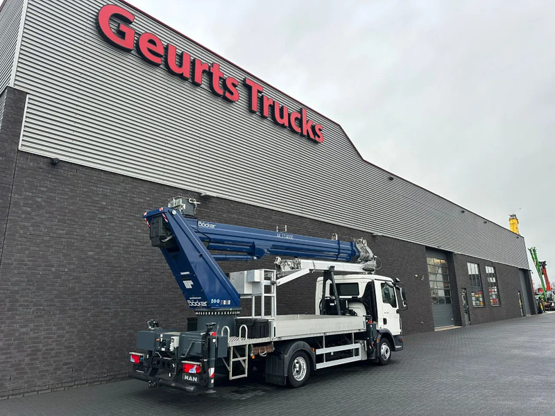 MAN TGL 7.190 4X2 BB BOCKER AK37/4000 + JIB MONTAGEKRAN/DACHDECKERKRAN/ROOFCRANE/KRAAN/KRAN/GRUA - Truk derek: gambar 5 MAN TGL 7.190 4X2 BB BOCKER AK37/4000 + JIB MONTAGEKRAN/DACHDECKERKRAN/ROOFCRANE/KRAAN/KRAN/GRUA - Truk derek: gambar 5