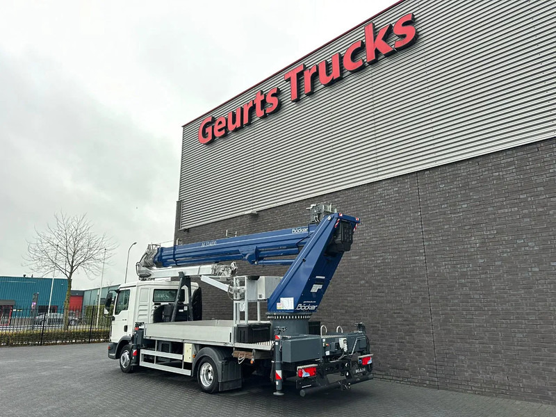 MAN TGL 7.190 4X2 BB BOCKER AK37/4000 + JIB MONTAGEKRAN/DACHDECKERKRAN/ROOFCRANE/KRAAN/KRAN/GRUA - Truk derek: gambar 3 MAN TGL 7.190 4X2 BB BOCKER AK37/4000 + JIB MONTAGEKRAN/DACHDECKERKRAN/ROOFCRANE/KRAAN/KRAN/GRUA - Truk derek: gambar 3