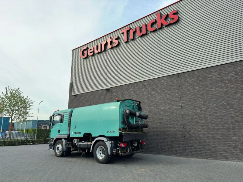 MAN TGM 18.240 4X2 + FAUN VIAJET 6R/HS SWEEPING TRUCK/ KEHRMASCHINE/VEEGWAGEN/FAHRBAHNREINIGER - Penyapu jalan: gambar 3 MAN TGM 18.240 4X2 + FAUN VIAJET 6R/HS SWEEPING TRUCK/ KEHRMASCHINE/VEEGWAGEN/FAHRBAHNREINIGER - Penyapu jalan: gambar 3