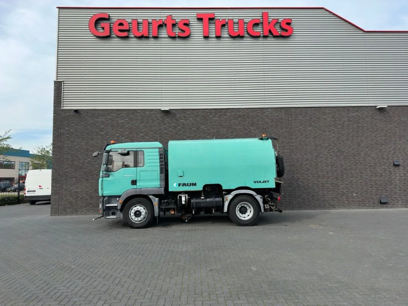 MAN TGM 18.240 4X2 + FAUN VIAJET 6R/HS SWEEPING TRUCK/ KEHRMASCHINE/VEEGWAGEN/FAHRBAHNREINIGER - Penyapu jalan: gambar 1 MAN TGM 18.240 4X2 + FAUN VIAJET 6R/HS SWEEPING TRUCK/ KEHRMASCHINE/VEEGWAGEN/FAHRBAHNREINIGER - Penyapu jalan: gambar 1