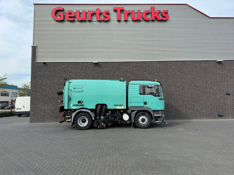 MAN TGM 18.240 4X2 + FAUN VIAJET 6R/HS SWEEPING TRUCK/ KEHRMASCHINE/VEEGWAGEN/FAHRBAHNREINIGER - Penyapu jalan: gambar 4 MAN TGM 18.240 4X2 + FAUN VIAJET 6R/HS SWEEPING TRUCK/ KEHRMASCHINE/VEEGWAGEN/FAHRBAHNREINIGER - Penyapu jalan: gambar 4