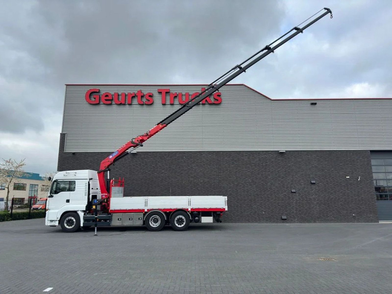 MAN TGS 26.500 6X2 + HMF 2820-K6 KRAAN/KAN/CRANE/GRU - Truk derek: gambar 4 MAN TGS 26.500 6X2 + HMF 2820-K6 KRAAN/KAN/CRANE/GRU - Truk derek: gambar 4