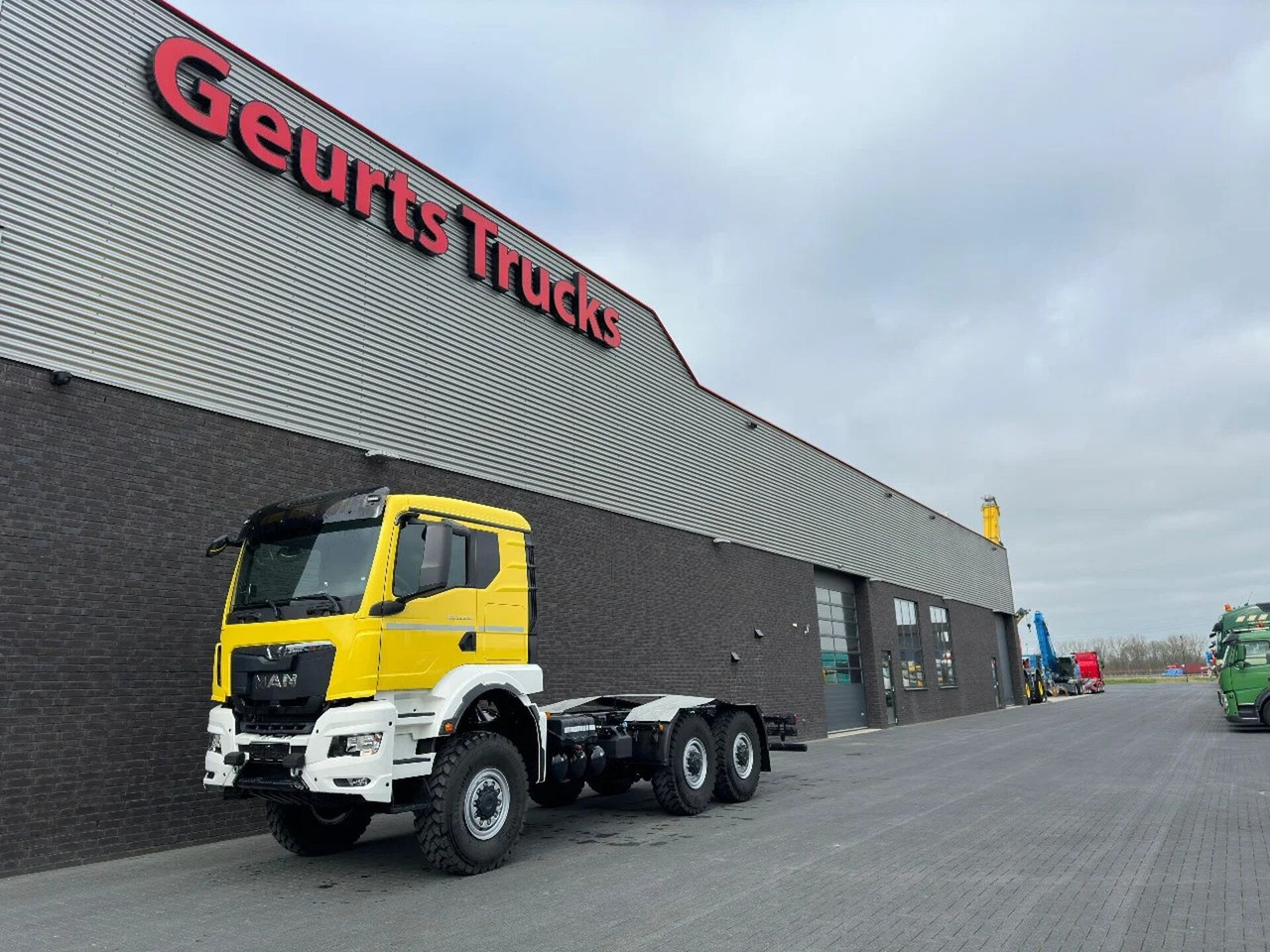 MAN TGS 33.540 6X6 BB CH HEAVY DUTY CHASSIS CABINE/N - Truk sasis: gambar 2 MAN TGS 33.540 6X6 BB CH HEAVY DUTY CHASSIS CABINE/N - Truk sasis: gambar 2