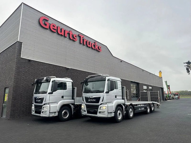 MAN TGS 35.470 8X2 OPRIJWAGEN/MACHINE TRANSPORTER/PLATEAU/ - Truk pengangkut mobil: gambar 1 MAN TGS 35.470 8X2 OPRIJWAGEN/MACHINE TRANSPORTER/PLATEAU/ - Truk pengangkut mobil: gambar 1
