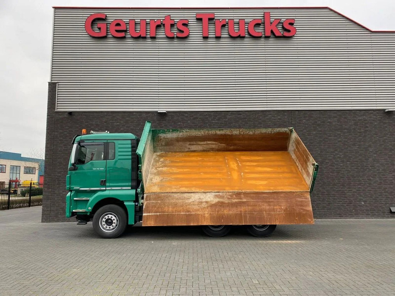 MAN TGX 26.560 6X4 BB + 3 ZIJDIGE KIPPER/TIPPER BORD - Truk jungkit: gambar 2 MAN TGX 26.560 6X4 BB + 3 ZIJDIGE KIPPER/TIPPER BORD - Truk jungkit: gambar 2