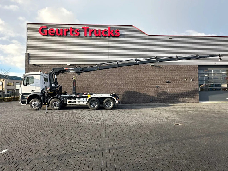 Mercedes-Benz AROCS 4148 8X4 MET MULTILIFT ULT T 21 S51 HAAKARMSYSTEEM + HIAB X-HIPRO 232 E-6 KRAAN/CRANE/KRAN/GRUA - Hook lift: gambar 4 Mercedes-Benz AROCS 4148 8X4 MET MULTILIFT ULT T 21 S51 HAAKARMSYSTEEM + HIAB X-HIPRO 232 E-6 KRAAN/CRANE/KRAN/GRUA - Hook lift: gambar 4