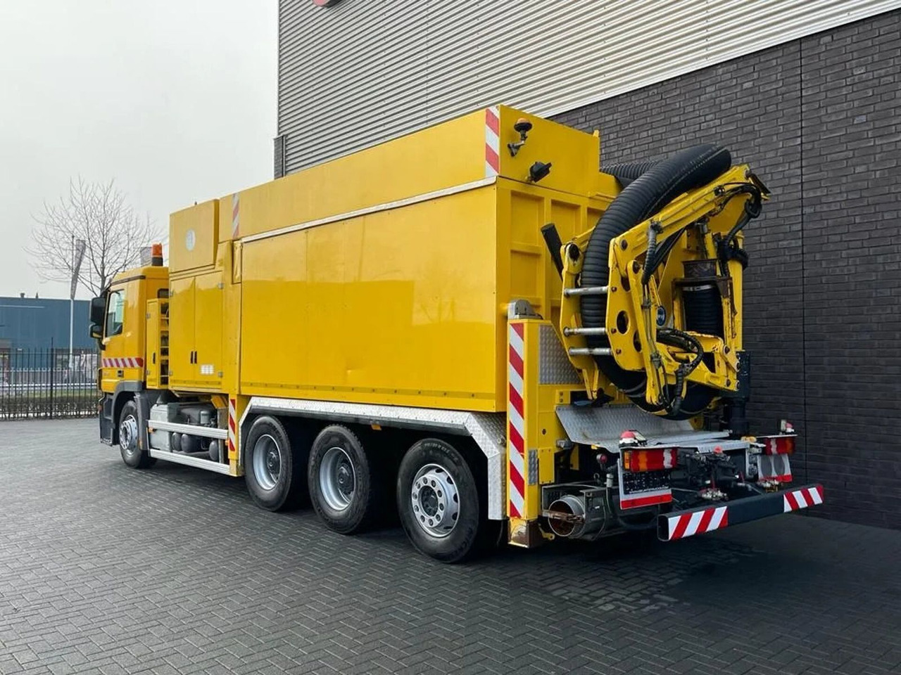 Mercedes-Benz Actros 3248 8X4 TRIDEM MTS DINO 12 SAUGBAGGER/SU - Truk vakum: gambar 3 Mercedes-Benz Actros 3248 8X4 TRIDEM MTS DINO 12 SAUGBAGGER/SU - Truk vakum: gambar 3
