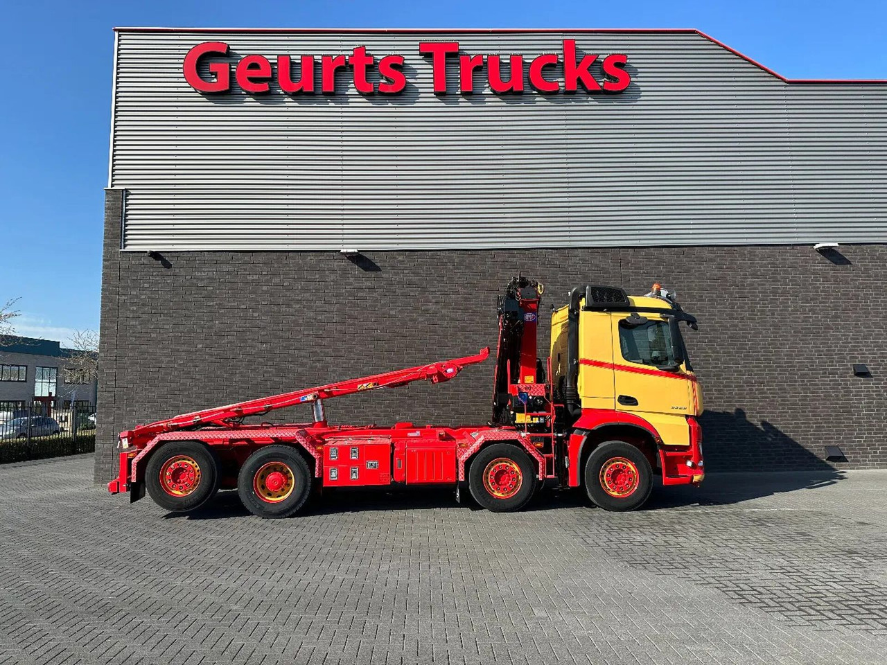Mercedes-Benz Arocs 3253 L ENA 8X2/4 HMF2820 KRAAN / KRAN/ CRA - Hook lift, Truk derek: gambar 4 Mercedes-Benz Arocs 3253 L ENA 8X2/4 HMF2820 KRAAN / KRAN/ CRA - Hook lift, Truk derek: gambar 4