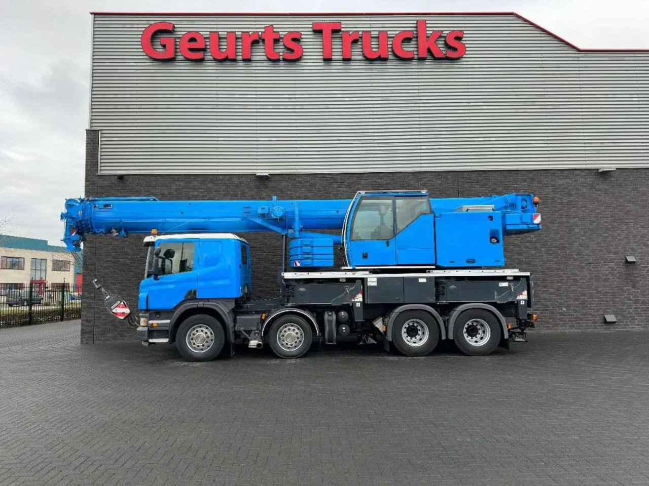 Scania P420 8X4 + LIEBHERR LTF 1045-4.1 KRAAN/KRAN/CRAN - Truk derek: gambar 1 Scania P420 8X4 + LIEBHERR LTF 1045-4.1 KRAAN/KRAN/CRAN - Truk derek: gambar 1