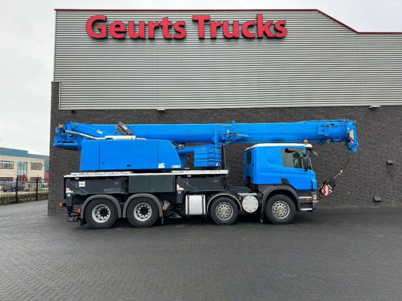 Scania P420 8X4 + LIEBHERR LTF 1045-4.1 KRAAN/KRAN/CRAN - Truk derek: gambar 4 Scania P420 8X4 + LIEBHERR LTF 1045-4.1 KRAAN/KRAN/CRAN - Truk derek: gambar 4