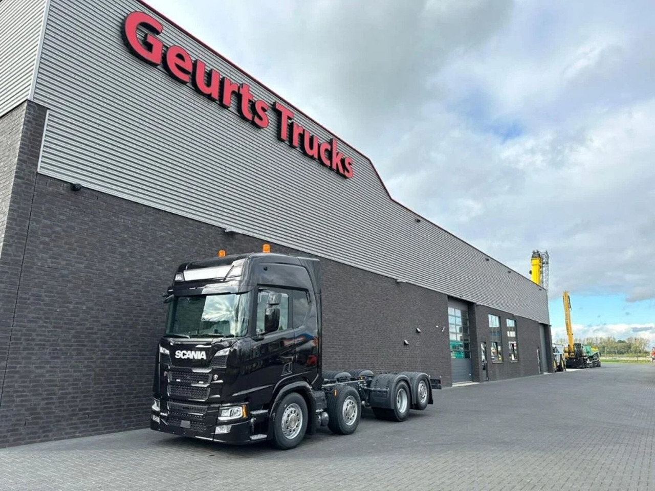 Scania R540 NGS 8X2 CHASSIS NIEUW/NEUE/NEW FULL OPTIONS - Truk sasis: gambar 2 Scania R540 NGS 8X2 CHASSIS NIEUW/NEUE/NEW FULL OPTIONS - Truk sasis: gambar 2