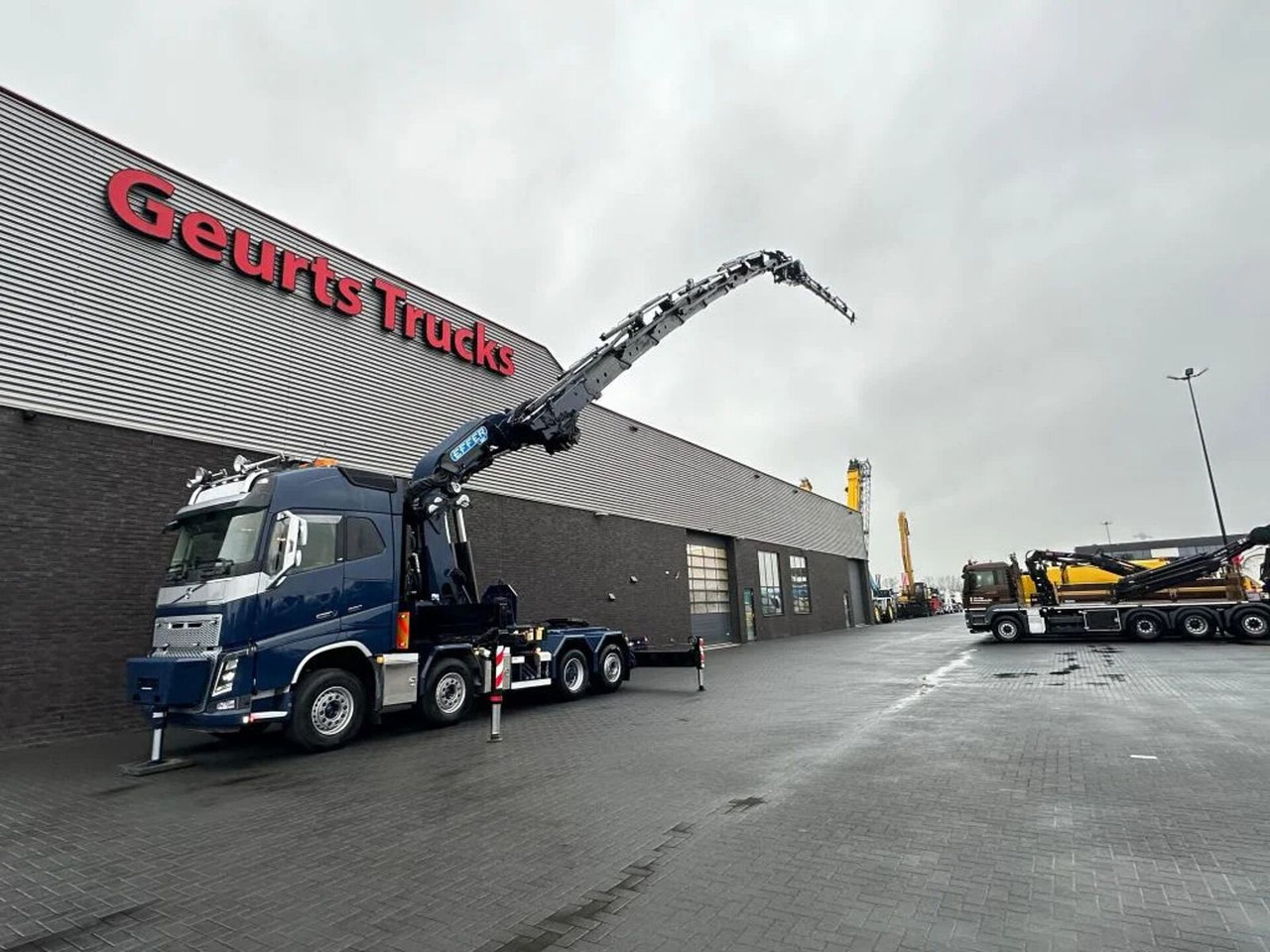 Volvo FH 16.650 8X2 + EFFER 1855/8S + JIB 6S HEAVY DUT - Tractor head: gambar 2 Volvo FH 16.650 8X2 + EFFER 1855/8S + JIB 6S HEAVY DUT - Tractor head: gambar 2