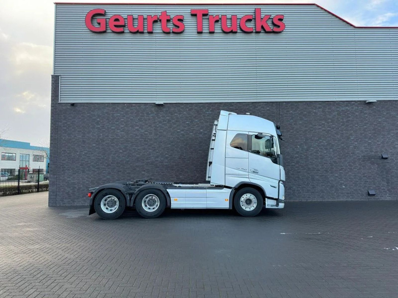Volvo FH 16.750 6X4 TREKKER/TRACTOR/SZM EURO 6 HYDRAUL - Tractor head: gambar 4 Volvo FH 16.750 6X4 TREKKER/TRACTOR/SZM EURO 6 HYDRAUL - Tractor head: gambar 4