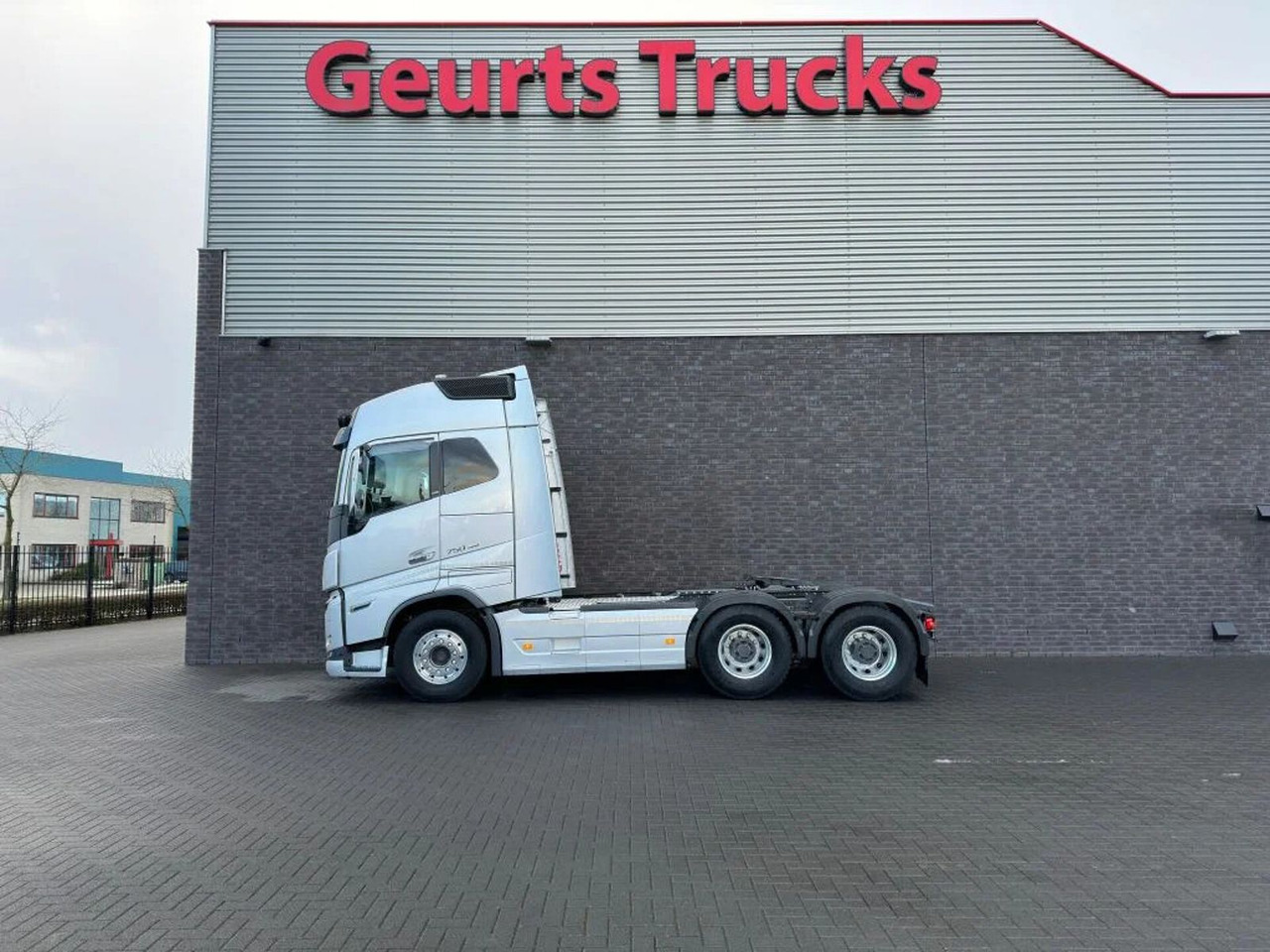 Volvo FH 16.750 6X4 TREKKER/TRACTOR/SZM EURO 6 HYDRAUL - Tractor head: gambar 1 Volvo FH 16.750 6X4 TREKKER/TRACTOR/SZM EURO 6 HYDRAUL - Tractor head: gambar 1