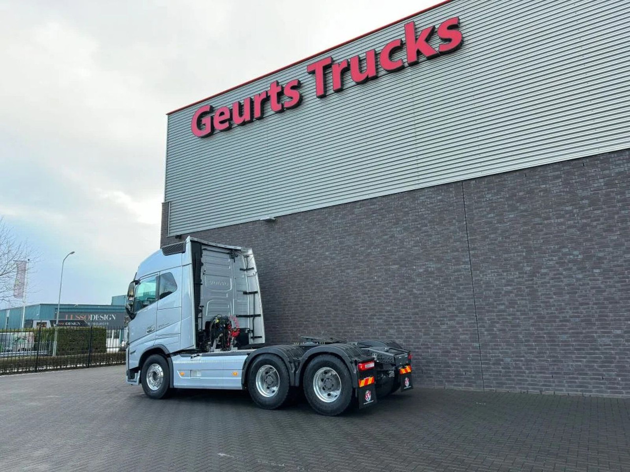 Volvo FH 16.750 6X4 TREKKER/TRACTOR/SZM EURO 6 HYDRAUL - Tractor head: gambar 3 Volvo FH 16.750 6X4 TREKKER/TRACTOR/SZM EURO 6 HYDRAUL - Tractor head: gambar 3