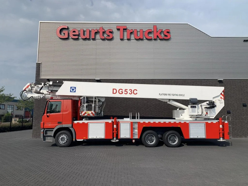 Mercedes-Benz Actros 3332 6X4 XCMG DG53C FIRE FIGTHING PLATFORM 53 METER - Truk: gambar 1 Mercedes-Benz Actros 3332 6X4 XCMG DG53C FIRE FIGTHING PLATFORM 53 METER - Truk: gambar 1