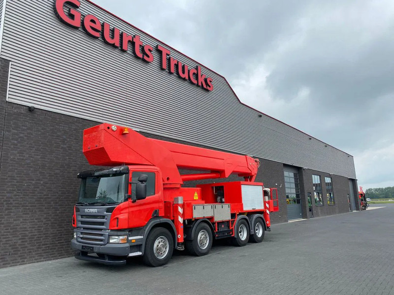 Scania P420 8X4 + BISON PALFINGER TKA 57 KS HOOGWERKER/HUBARBEITSBÜHNE/HIGHWORKER/PLATFORM - Truk: gambar 2 Scania P420 8X4 + BISON PALFINGER TKA 57 KS HOOGWERKER/HUBARBEITSBÜHNE/HIGHWORKER/PLATFORM - Truk: gambar 2