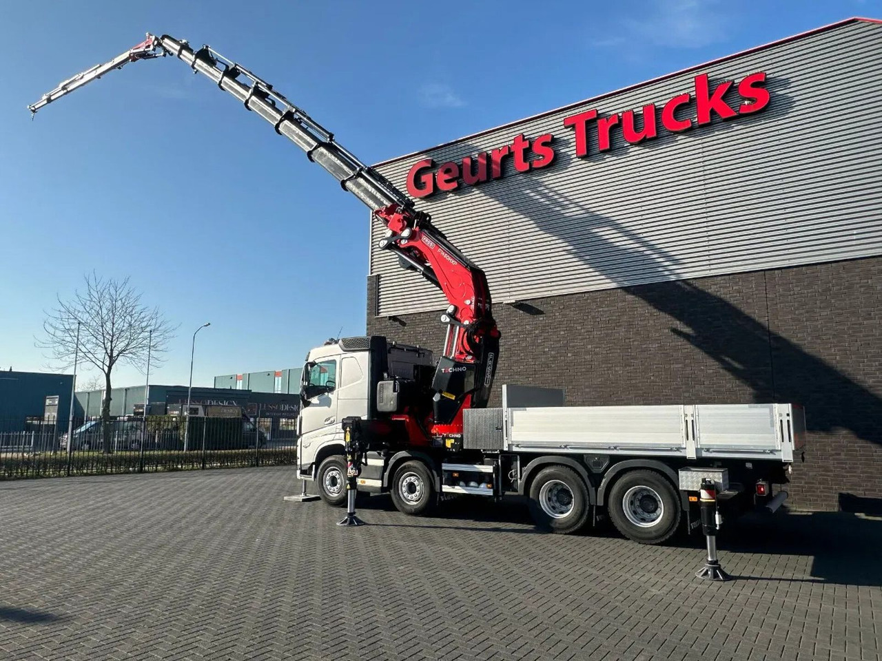 Volvo FH 500 8X4 RF-RT40G FASSI F1450R.2.8 + JIB L826 - Truk derek: gambar 5 Volvo FH 500 8X4 RF-RT40G FASSI F1450R.2.8 + JIB L826 - Truk derek: gambar 5