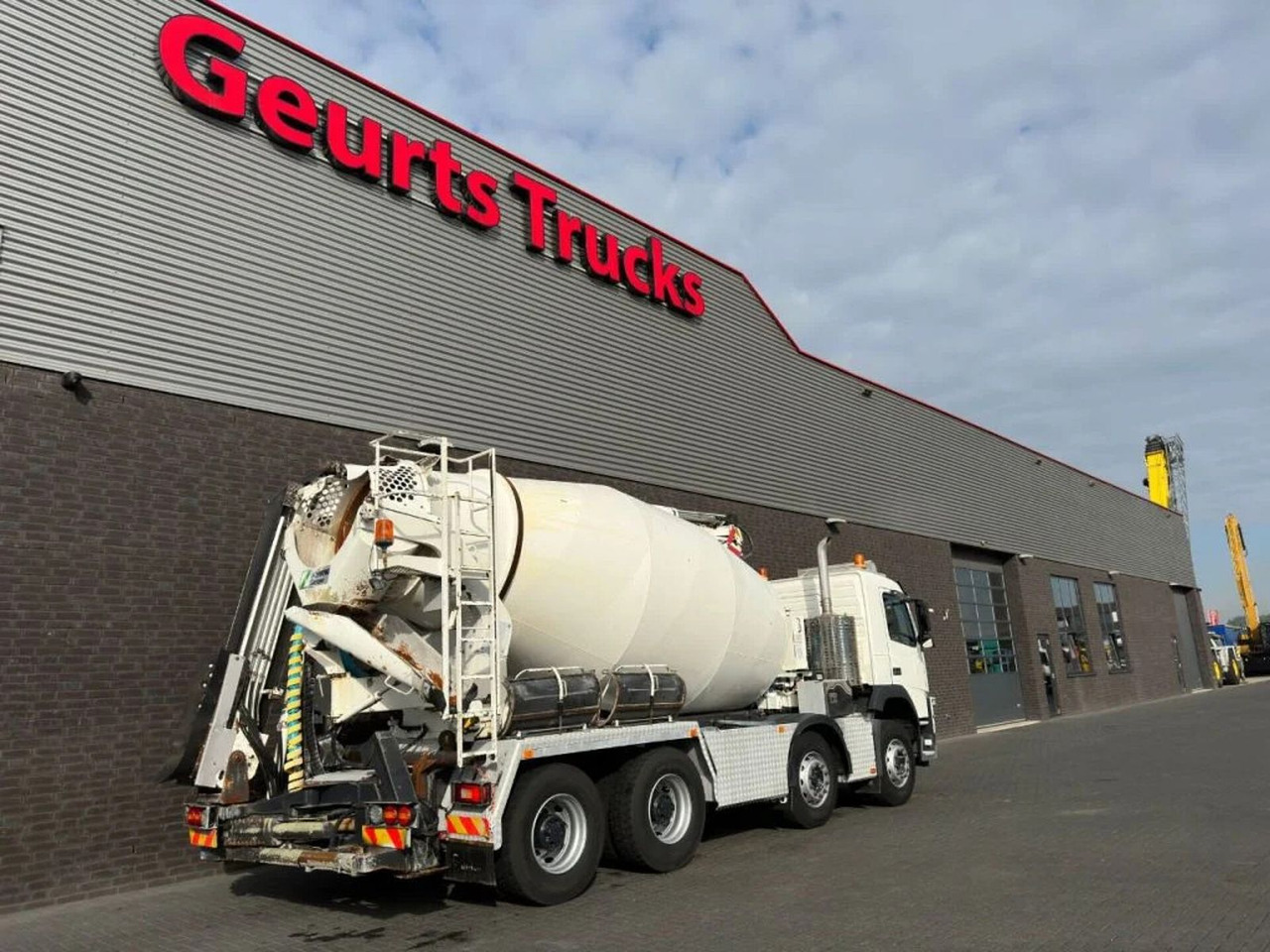 Volvo FM 410 8X4 + STETTER 9 M3 MIXER/MISCHER + THEAM - Truk pengaduk beton: gambar 5 Volvo FM 410 8X4 + STETTER 9 M3 MIXER/MISCHER + THEAM - Truk pengaduk beton: gambar 5