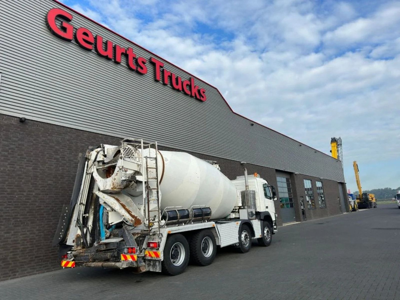 Volvo FM 410 8X4 + STETTER 9 M3 MIXER/MISCHER + THEAM - Truk pengaduk beton: gambar 5 Volvo FM 410 8X4 + STETTER 9 M3 MIXER/MISCHER + THEAM - Truk pengaduk beton: gambar 5