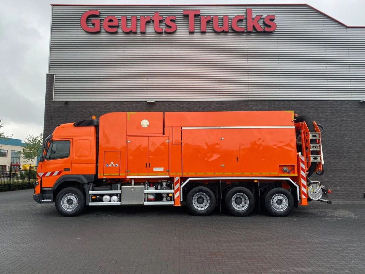 Volvo FMX 510 8X4 TRIDEM + MTS DINO 5 SAUGBAGGER/SUCTI - Truk vakum: gambar 1 Volvo FMX 510 8X4 TRIDEM + MTS DINO 5 SAUGBAGGER/SUCTI - Truk vakum: gambar 1
